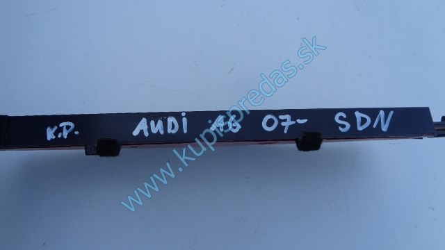 tretie brzdové svetlo na audi a6 c6 sedan, 4F5945097
